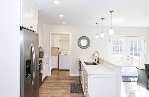 Westport House | Spacious 3 BR Home 2 Minutes to Lake Norman