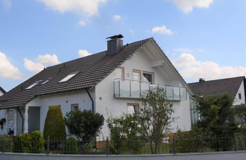 Deiningen Apartment | Spacious 3-star apartment with a large balcony and garden view