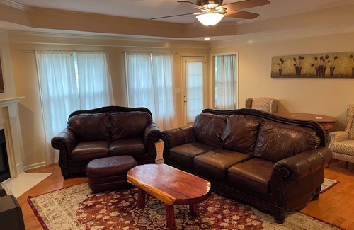 Athens House | Spacious 3BR Perfect for Work & Relaxation