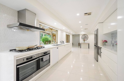 Baulkham Hills House | Spacious 4-bedroom house in serene Baulkham Hills with AC