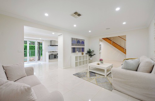 Baulkham Hills House | Spacious 4-bedroom house in serene Baulkham Hills with AC