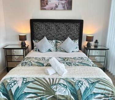 Biggera Waters Apartment | Spacious 4-Bedroom Apartment next to Harbour Town