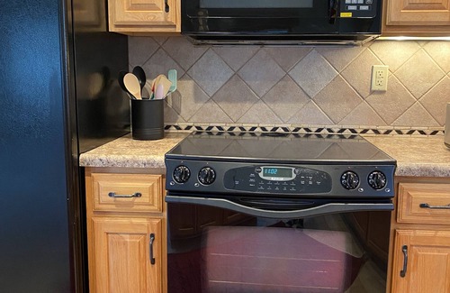 Bayfield House | Spacious 4-bedroom house sleeps 20! Stunning views, walking distance to Bayfield