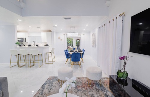 The Hammocks House | Spacious 4-bedroom house in Miami