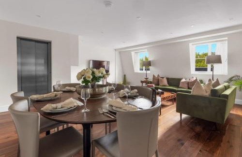 Queen's Gate Apartment | Spacious 4 Bedroom Loft Retreat