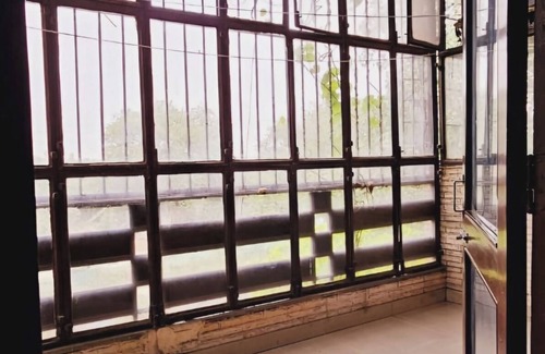 East of Kailash Apartment | Spacious 4 BHK Apartment | Feels like 🏠