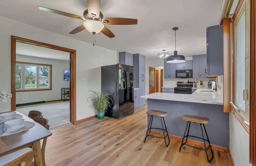 Easton House | Spacious 4BR Ranch Near Easton Perfect for Families & Work Groups!