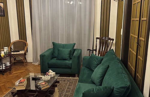 Qasr an-Nil Apartment | Spacious 5-bedroom apartment with AC, WiFi in fantastic Cairo Governorate