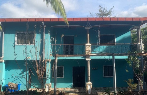 Ahuachapan House | Spacious 5-bedroom house in charming Ahuachapan with WiFi, AC