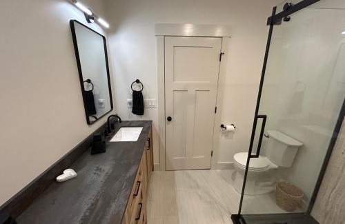 Rochester Ski Chalet | Spacious 5 bedroom Mountain Chalet with Sauna