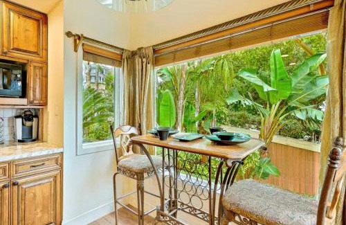 Bay Park Villa | Spacious 5BD Ocean Views Pool Jacuzzi