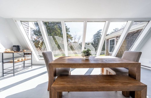 Harwich Center House | Spacious 6 Bedroom Coastal Getaway – 4 Mins to Ocean!