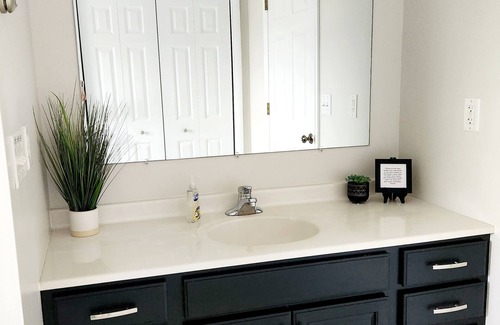 Stouchsburg Other | Spacious 6-bedroom farmhouse in charming Myerstown with AC, WiFi