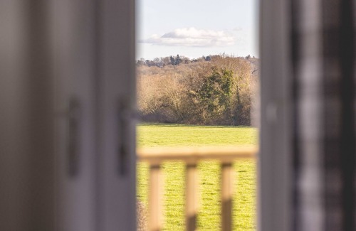 Fifield House | Spacious 6 Bedroom House in Maidenhead/Windsor