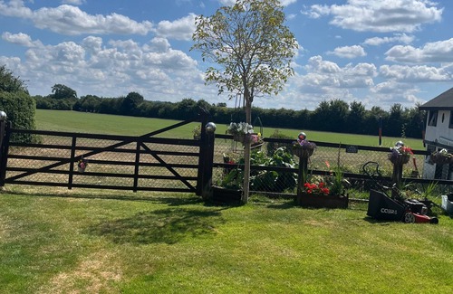 Fifield House | Spacious 6 Bedroom House in Maidenhead/Windsor