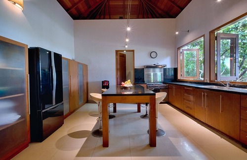 Ketewel Villa | Spacious 6BR Villa In Ketewel/Gianyar! 7Min Drive To Bali Zoo! W/Swimming Pool!