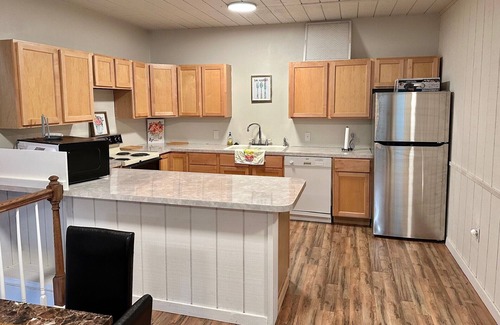 Alba House | Spacious 7-bedroom, 15-acre estate with private 2-boat and fishing dock!