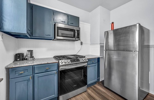 Athol Springs House | Spacious 7BR Arcade WiFi FreeParking 3King Sleep 19