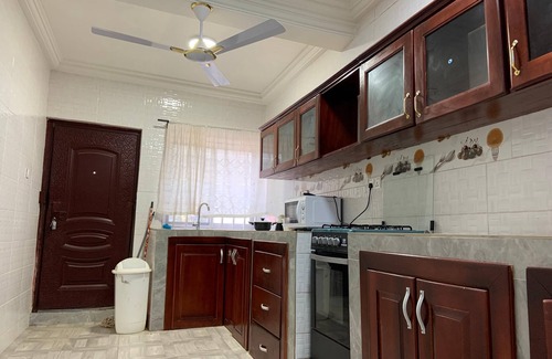 Sekondi-Takoradi House | Spacious 9 bedroom apartment with AC in brilliant Apowa, Takoradi