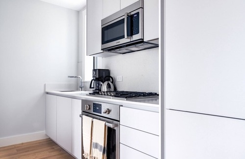 Brighton Apartment | Spacious Allston 2BR w/W/D in basement