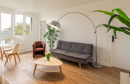 Chatillon Apartment | Spacious and bright apartment near Paris