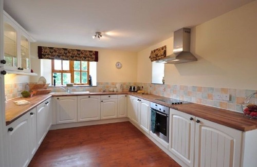 Hartland House | Spacious and Characterful 3 bedroom Detached Barn Conversion close to coast.