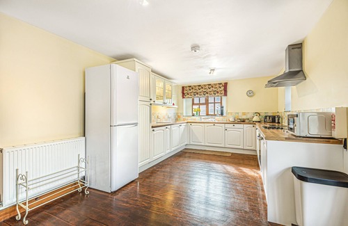 Hartland House | Spacious and Characterful 3 bedroom Detached Barn Conversion close to coast.