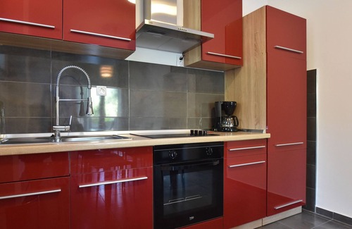 Klek Villa | Spacious and Modern Apartment on the Beach in Klek