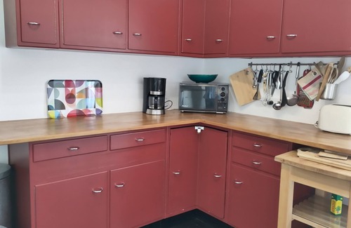 Langen Apartment | Spacious apartment in a small 50s villa with large garden and fireplace