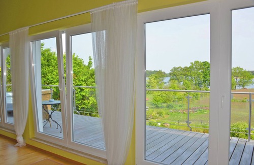 Mecklenburgische Kleinseenplatte Apartment | Spacious apartment 110sqm, at SEE, terrace and flower. Panoramic view, lake balcony 26m², south b. 12m²