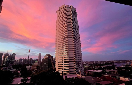 Darlinghurst Apartment | Spacious apartment with stunning harbour view