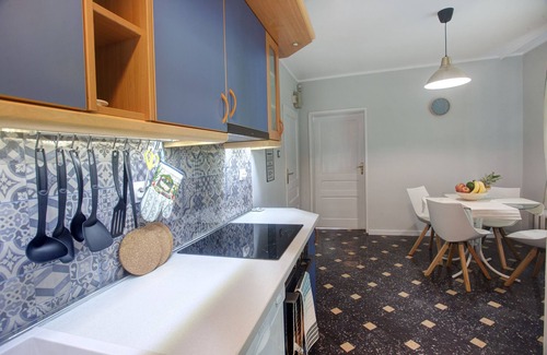 Lozenets Apartment | Spacious apartment close to the American Embassy + Parking