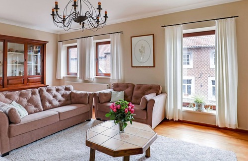 Hoepertingen Apartment | Spacious apartment in Hoepertingen (Borgloon) in city center