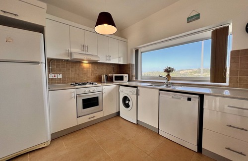 Tatlisu Apartment | Spacious apartment in Tatlisu North Cyprus, 3 Communal swimming pools on site