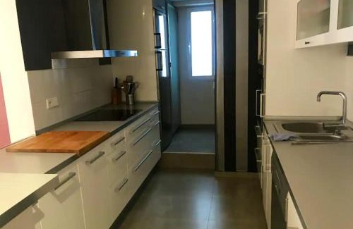 Mestalla Apartment | Spacious apartment in Valencia 90 m² with shared garden