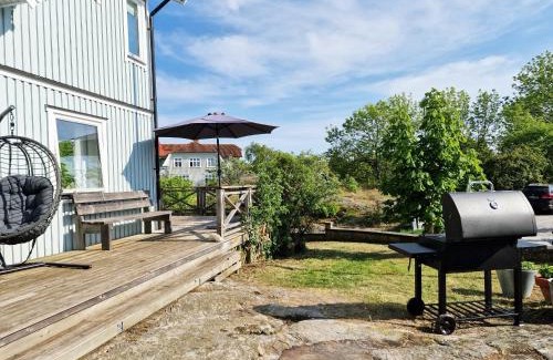 Hono House | Spacious archipelago house for two families on Hono