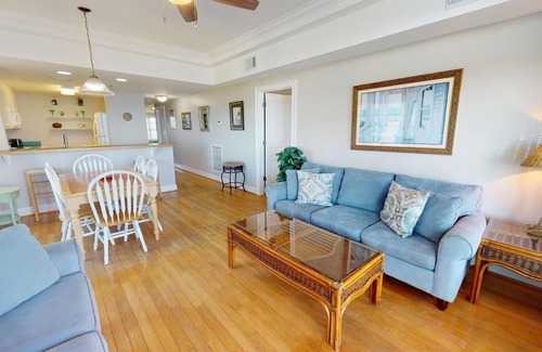 Tybee Island Condo | Spacious, bayfront villa w. community pool + fantastic views!