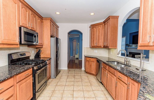 The Commons House | Spacious Bayside Resort – Sleeps 14, Minutes from Sun Ridge Pool!