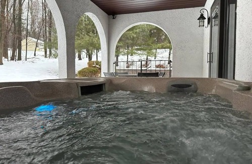 Monroe Villa | Spacious + beautiful 5-bedroom Mediterranean Villa in Monroe, NY.