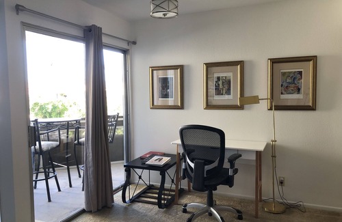 Deepwell Estates Condo | Spacious Biltmore condo with private balcony