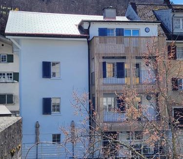 Schwanden Apartment | Spacious cellar studio surrounded by mountains and lake