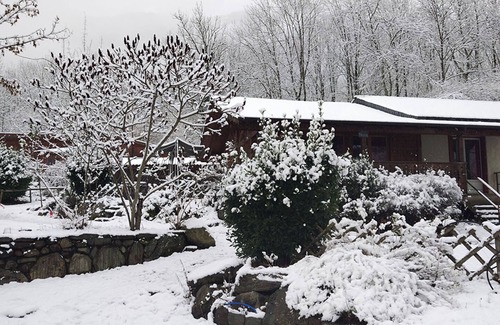 Saint-Beat Ski Chalet | Spacious chalet sleeps 15