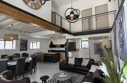 Louroux-Hodement Cottage | Spacious cottage in Auvergne with private pool for 8 guests