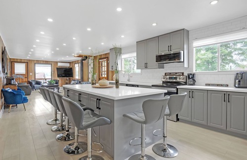 Coboconk Cottage | Spacious Cottage- right across lake!