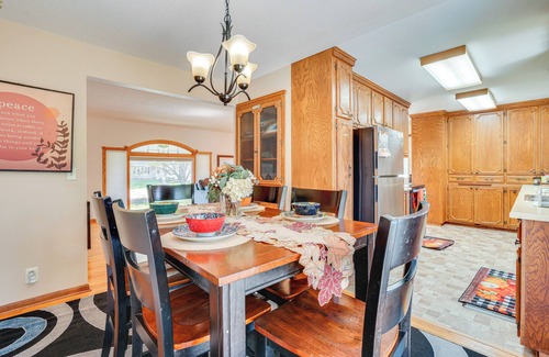 Cottage Grove House | Spacious Cottage Grove Haven Near Downtown St Paul