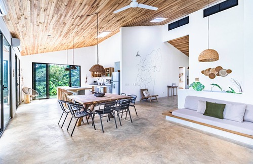 Bijagua House | Spacious villas 8 pers. modern, jacuzzi, Rio Celeste, exclusive, 40+ birds