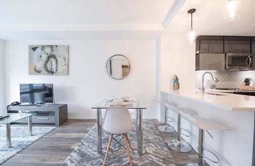 Shawmut Apartment | Spacious Downtown 1BR | Laundry In-unit | High Ceilings