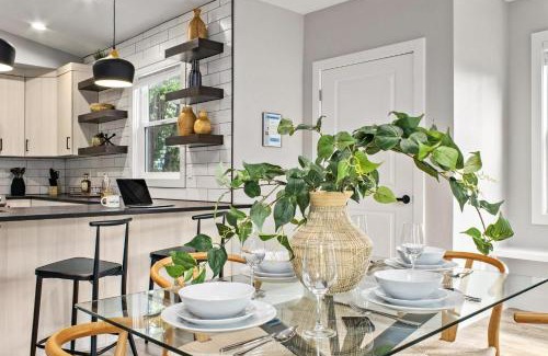 Old Town Apartment | Spacious Downtown Apartment - Walk to Old Town FC!