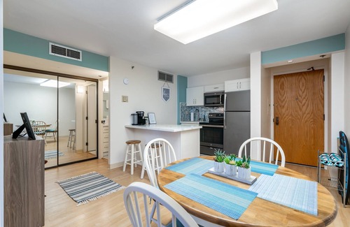 Downtown Honolulu Condo | Spacious Downtown Executive Retreat | Free Parking