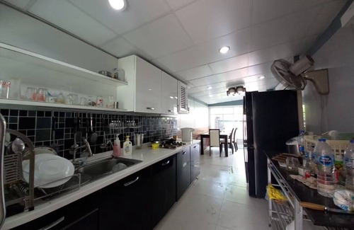 Bang Prok House | Spacious Entire House With Shared Fitness Room and Shared Indoor Pool in Club